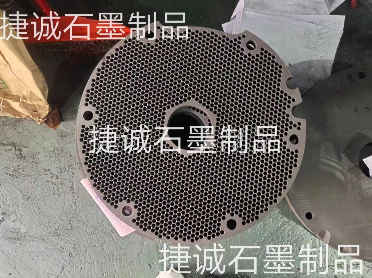 硬質(zhì)合金石墨盤，石墨盤，刀具燒結(jié)石墨盤，石墨盤加工，銅管燒結(jié)石墨盤，燒結(jié)石墨盤，石墨盤加工廠，石墨盤生產(chǎn)廠家，石墨盤廠家