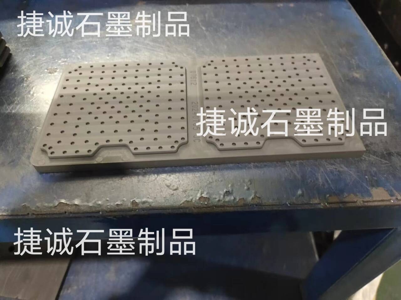 石墨治具，石墨模具，VC石墨模具，石墨夾具，燒結(jié)石墨模具，VC燒結(jié)石墨模具，散熱石墨模具，焊網(wǎng)石墨模具，石墨模具加工，高純石墨模具，石墨模具加工廠，石墨模具生產(chǎn)廠家